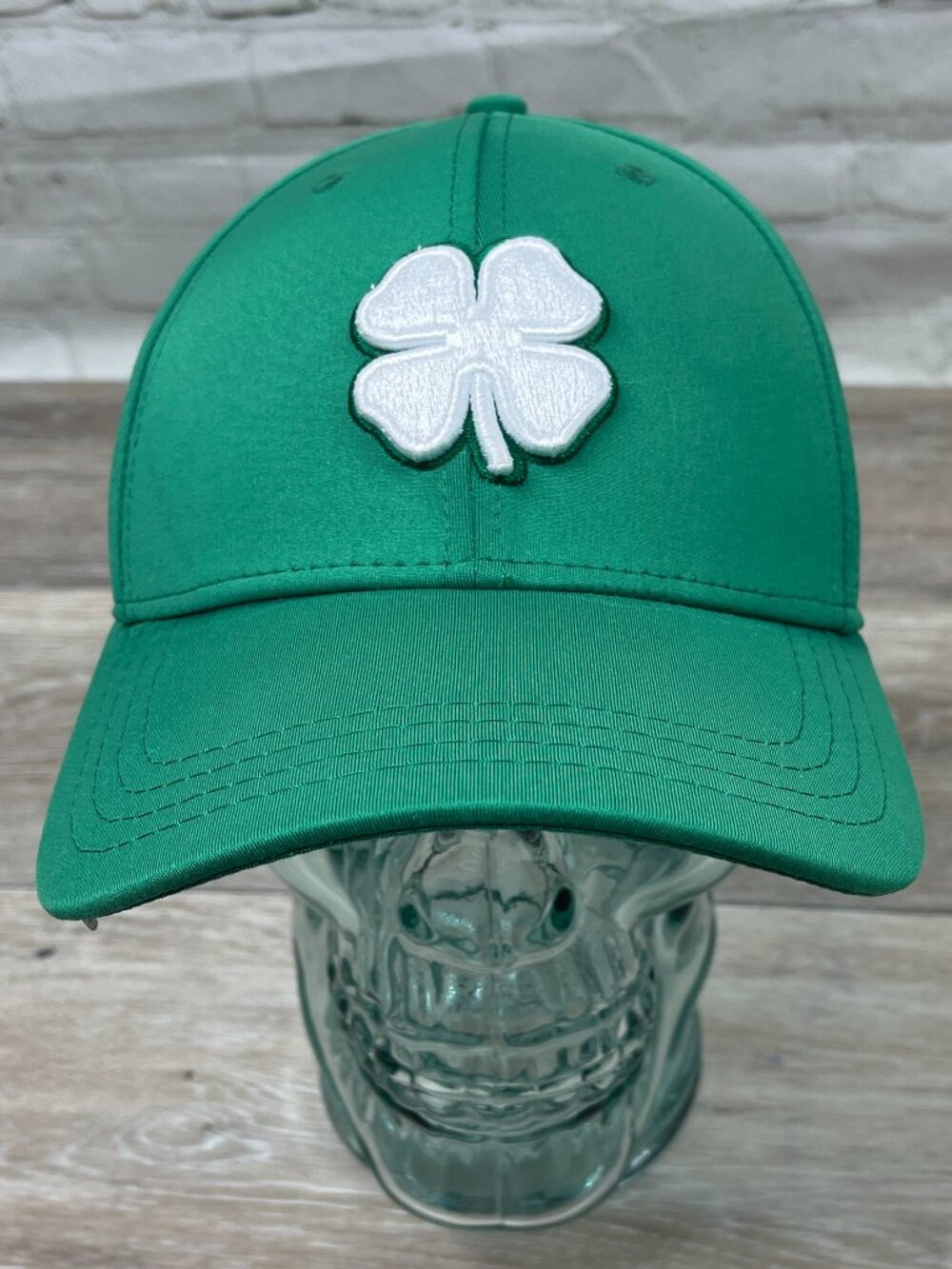 NEW BLACK CLOVER GREEN WITH WHITE RAISED EMBROIDERED SHAMROCK SIZE L/XL